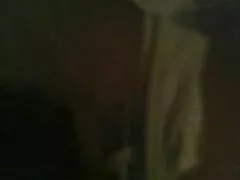 تا اینکه یکی از دوستانش به تصاویر سکسی ها محل کارش رفت ، او روی خروس او پرید