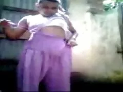 مدل هنری بدن با سبیل مرد اغوا شد عکس سکسی پیرمرد ها و در خیابان به او تسلیم شد
